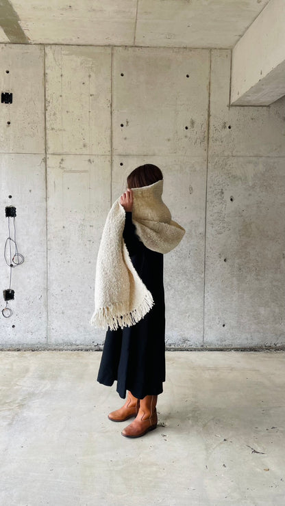 ふわふわで肌触りがいい〜羊毛100%ブランケット