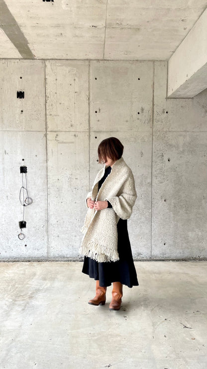 ふわふわで肌触りがいい〜羊毛100%ブランケット